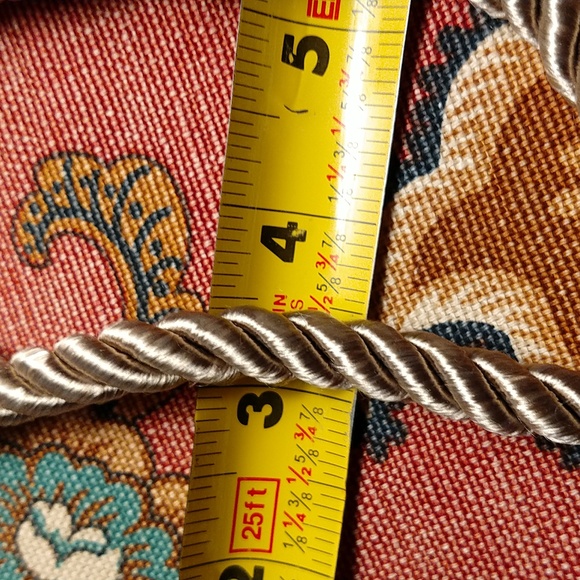 Set of 5 Satiny Tiebacks - Picture 5 of 6